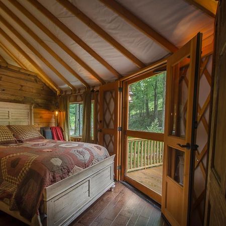 Spring Ridge Luxury Yurt - Creekside Glamping With Private Hot Tub Villa Topton Esterno foto