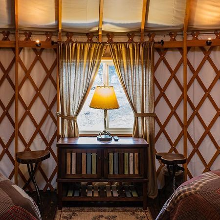 Spring Ridge Luxury Yurt - Creekside Glamping With Private Hot Tub Villa Topton Esterno foto