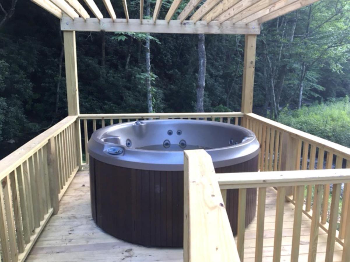 Spring Ridge Luxury Yurt - Creekside Glamping With Private Hot Tub Villa Topton Esterno foto